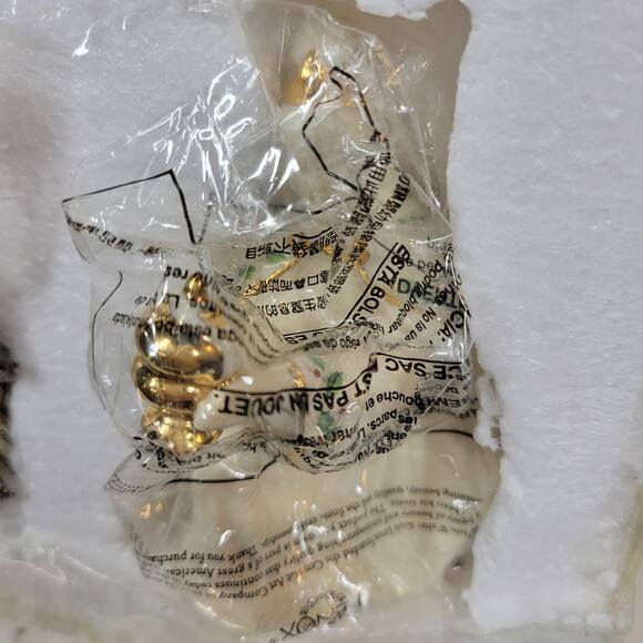 Lenox Christmas Nativity Set Ivory Porcelain 24 kt Gold Trim NEW Dead Stock 7 Pc - Picture 12 of 13